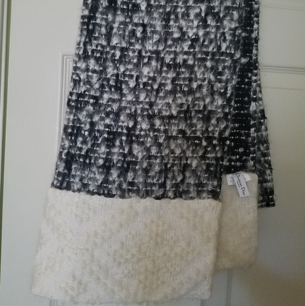❤❤Stunning Christian Dior Mohair/Wool Wrap!  Chic!